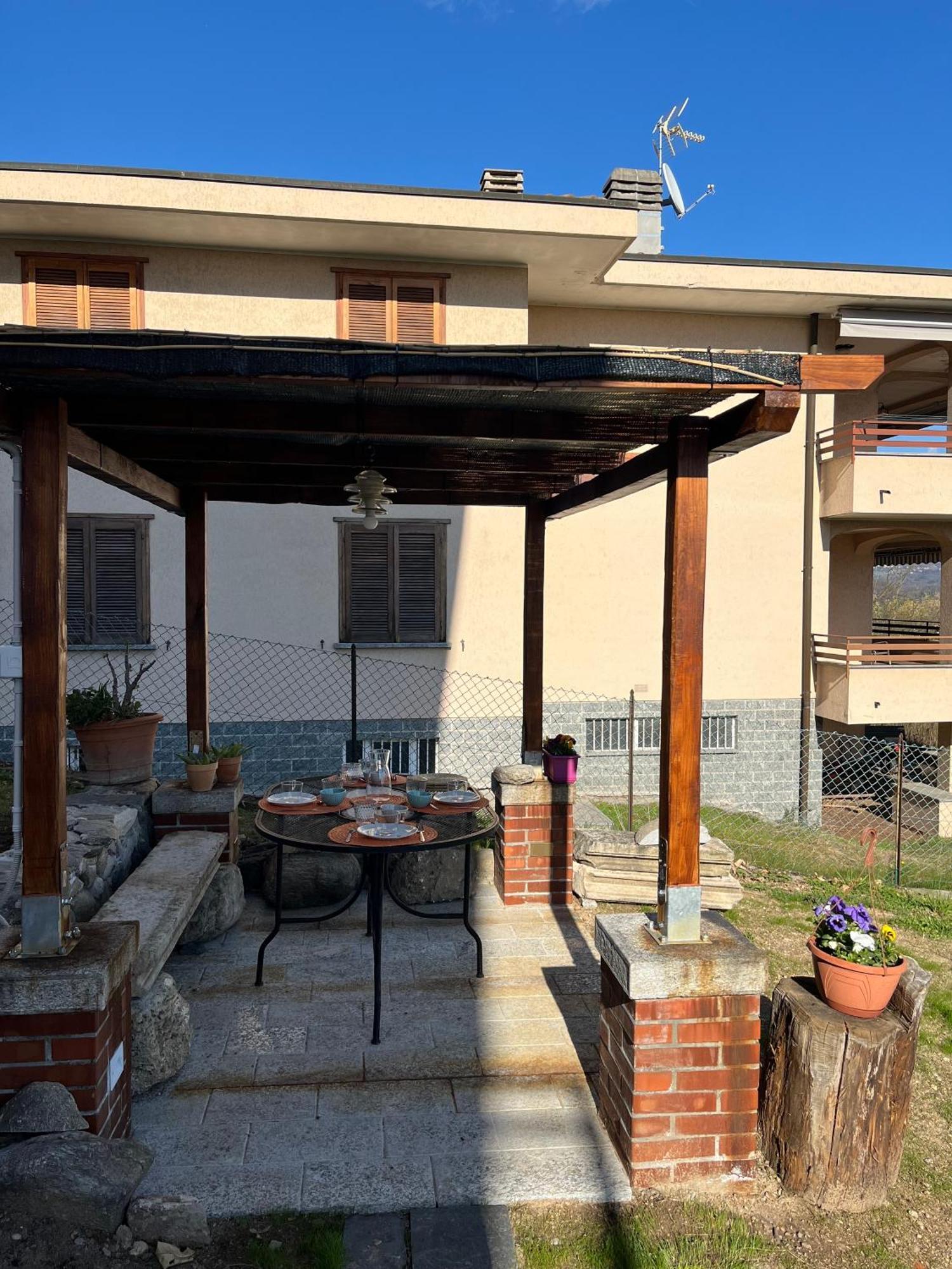 Appartamento Turistico - Via Montenudo Casalzuigno Bagian luar foto