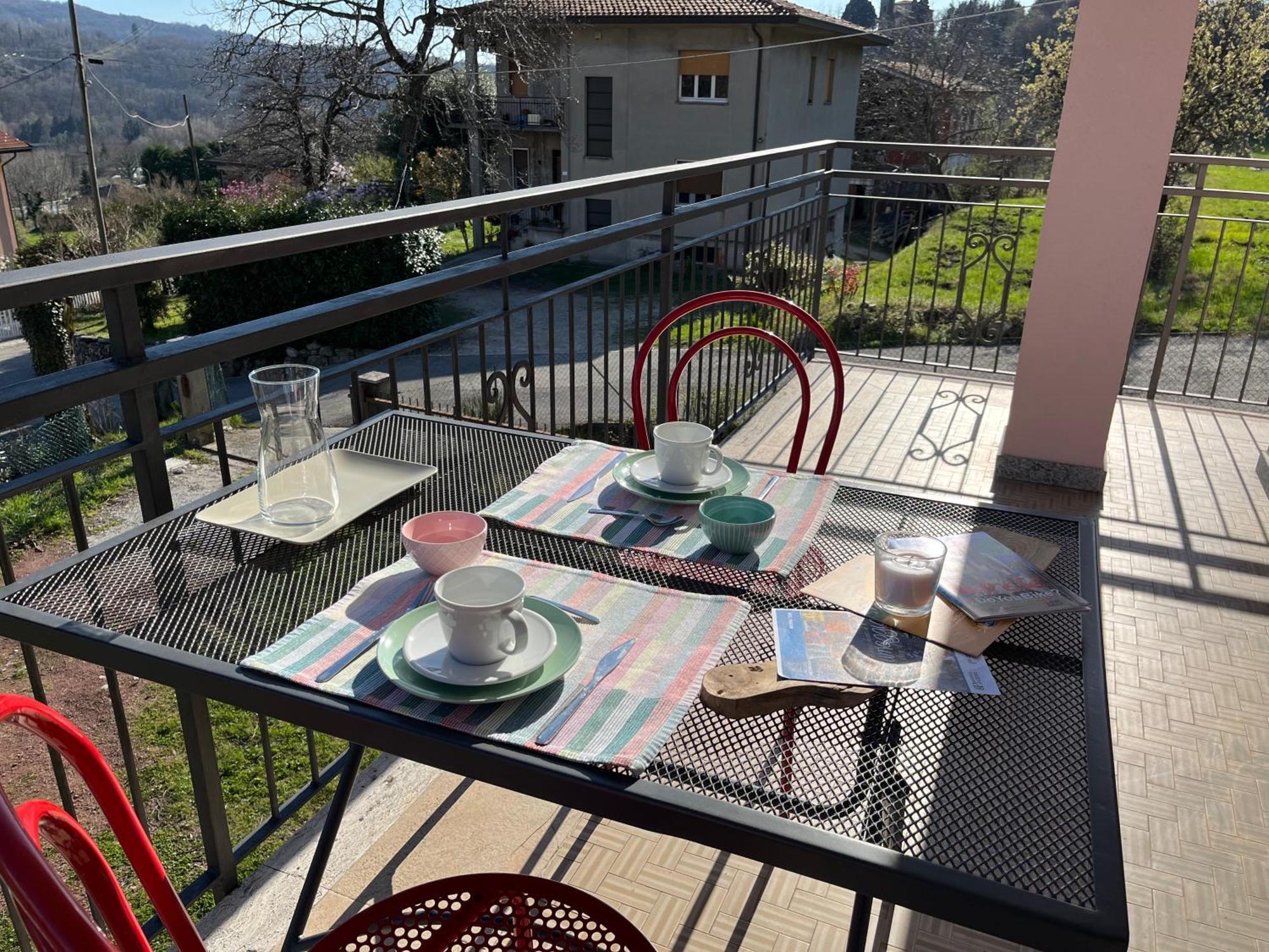 Appartamento Turistico - Via Montenudo Casalzuigno Bagian luar foto