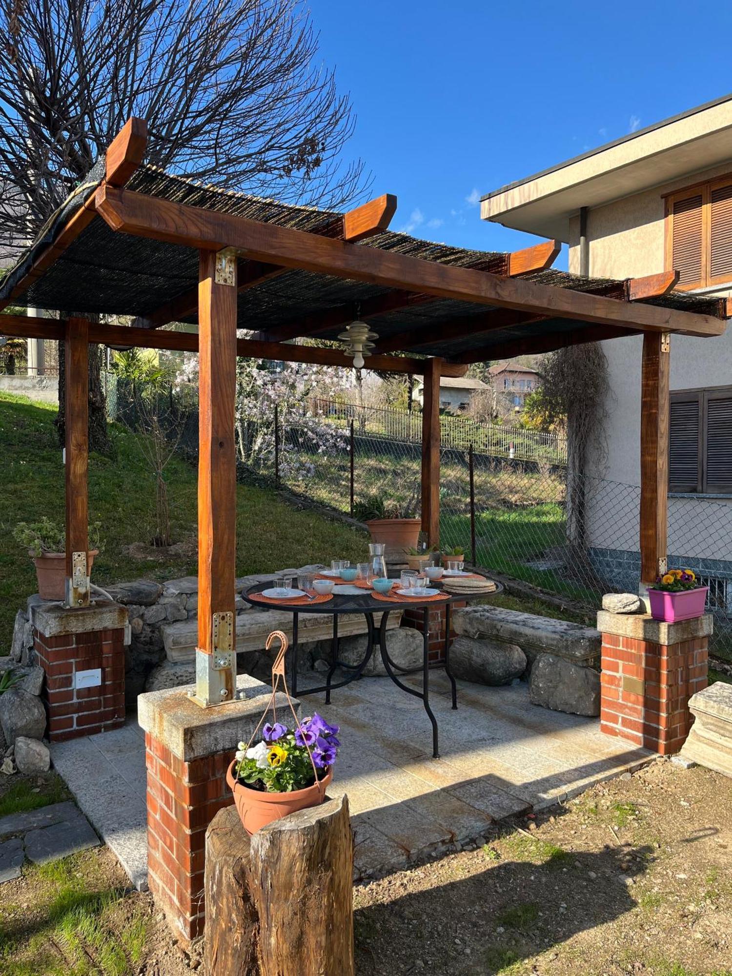 Appartamento Turistico - Via Montenudo Casalzuigno Bagian luar foto