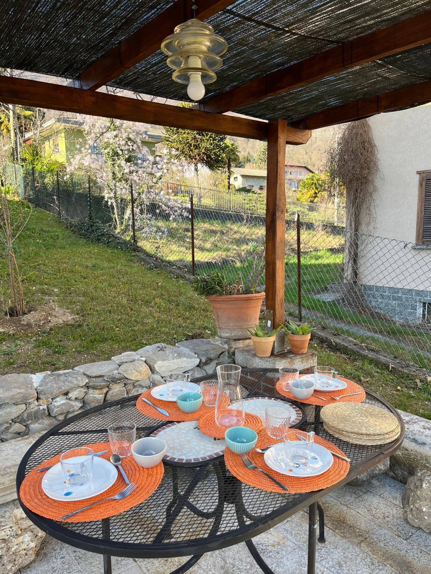 Appartamento Turistico - Via Montenudo Casalzuigno Bagian luar foto
